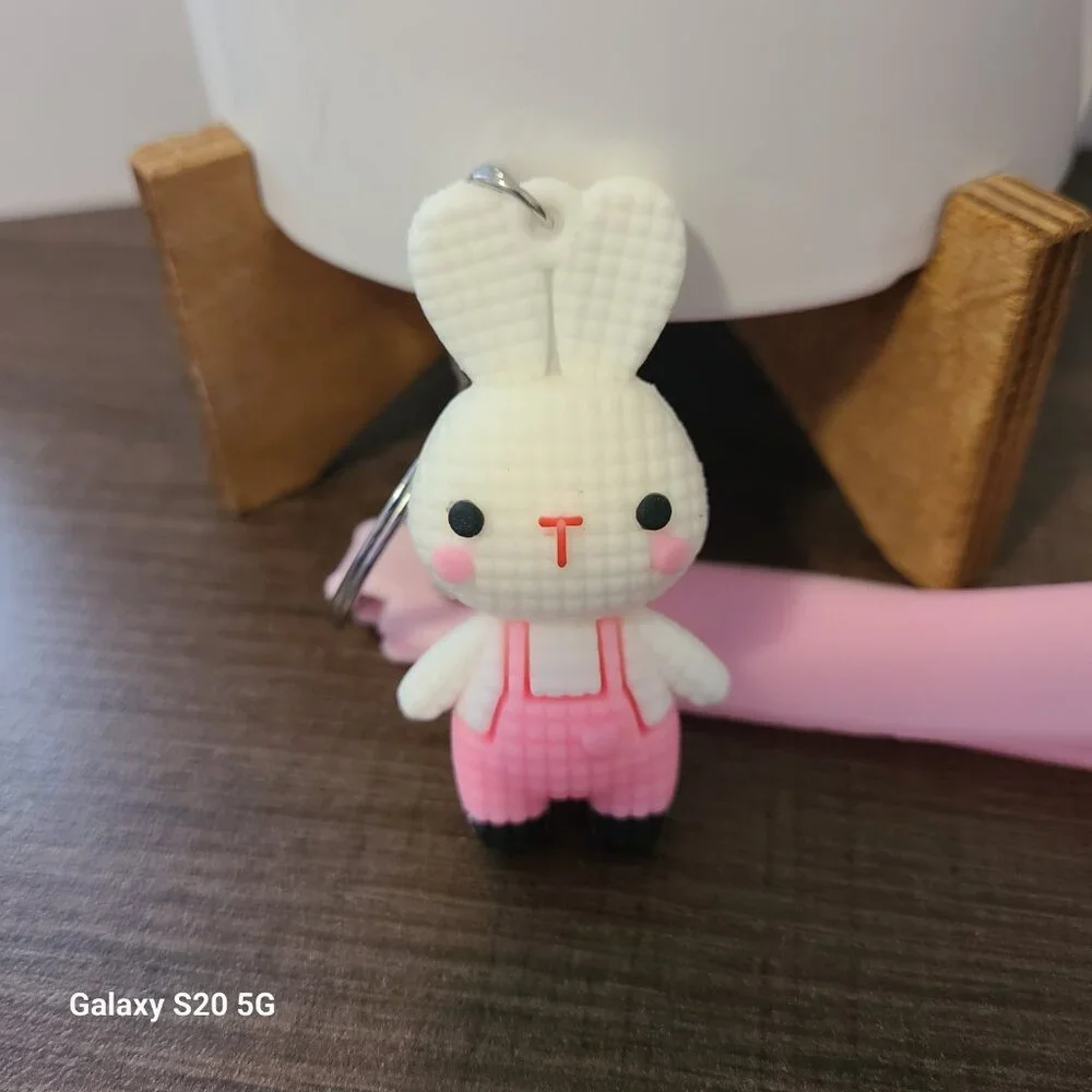 Unbranded White Bunny w/Pink Overalls Keychain NEW‎ Unisex Easter Holiday Event